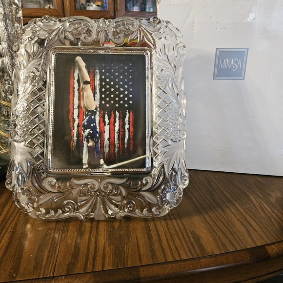 Mikasa Ornate Crystal Frame - Picture 1 of 3